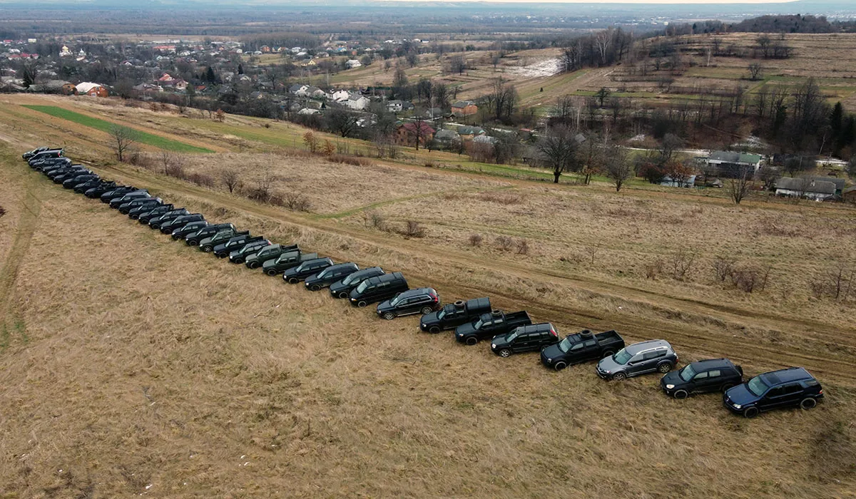 40 пікапів для військових вже придбані і готові для Захисників!