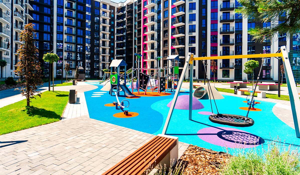 Громадські простори в сучасних ЖК Івано-Франківська: комфорт починається з подвір’я