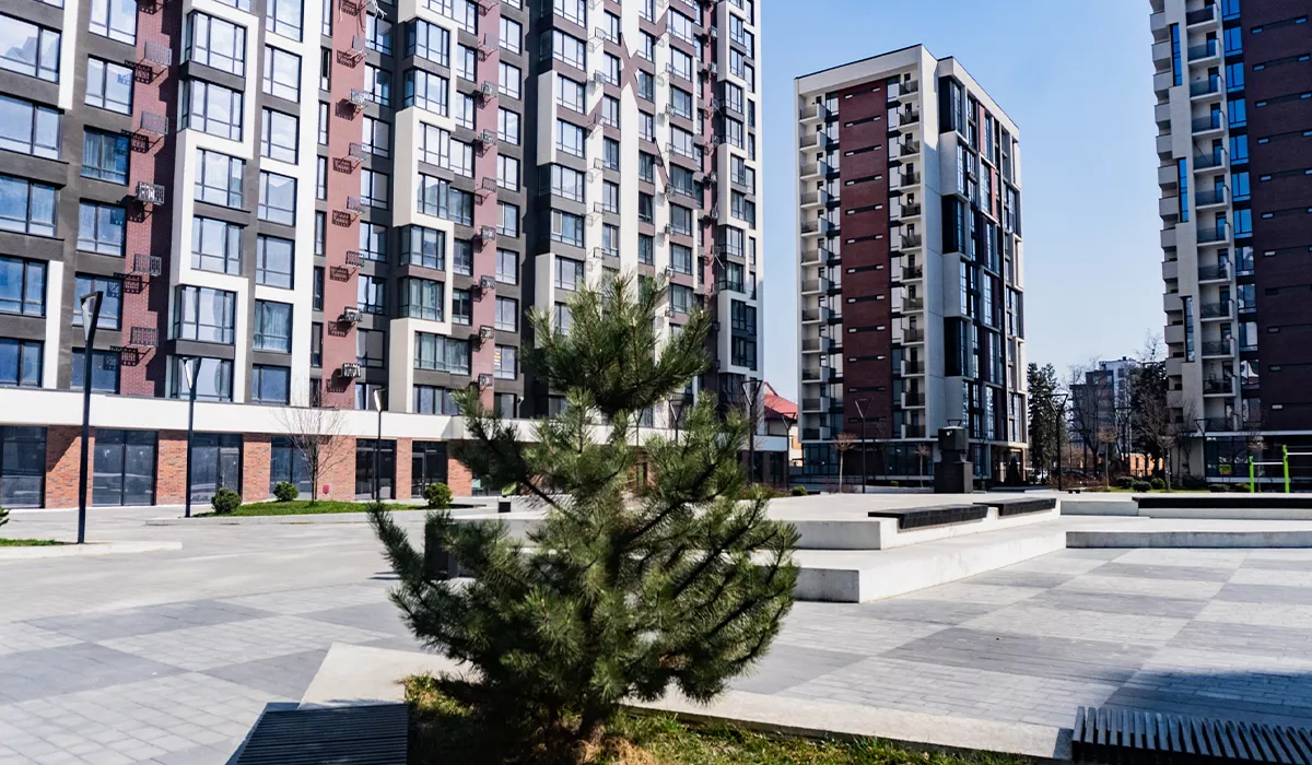 Оновлені фото житлового комплексу Manhattan на 25.03.2026